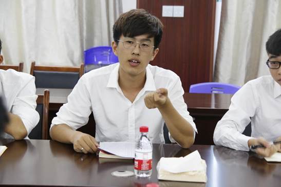 PC加拿大28
团委副书记赵启迪发言